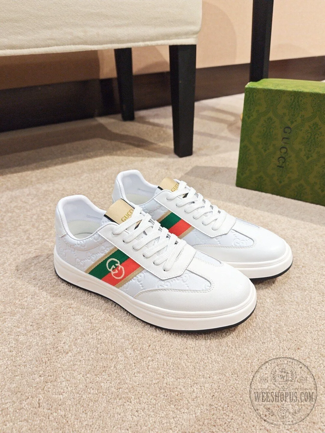 Gucci Low-Top Sneakers in White Leather Featuring Red and Green Stripes 7 Gucci Low-Top Sneakers in White Leather Featuring Red and Green Stripes